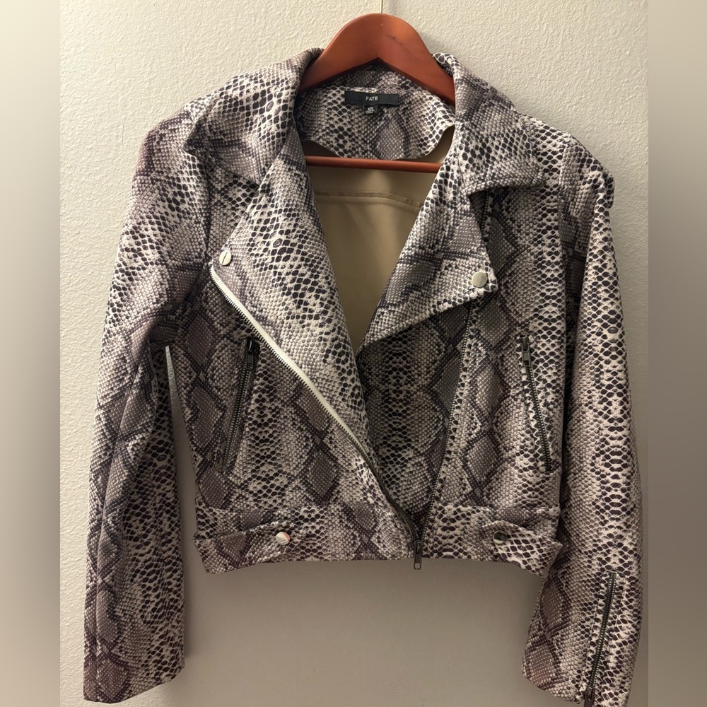 Fate Snakeskin Blazer Jacket - Black and Gray